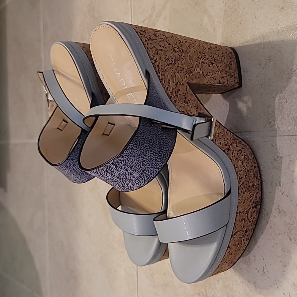 Sandals - Picture 2 of 5